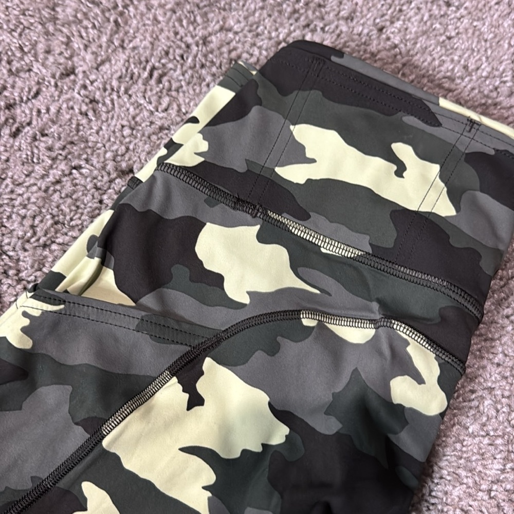 Lululemon leggings - Picture 4 of 5
